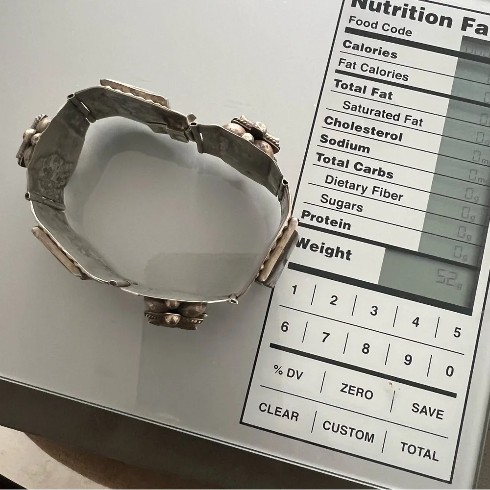 Taxco Sterling Silver and Iridescent Bracelet, Chunky, Marked 925. Nice Weight - Picture 14 of 14